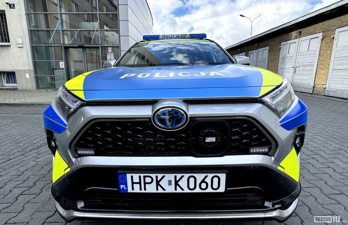 16 nowych radiowozów Toyota RAV4 na Podkarpaciu. Jeden z nich trafił także do Krosna