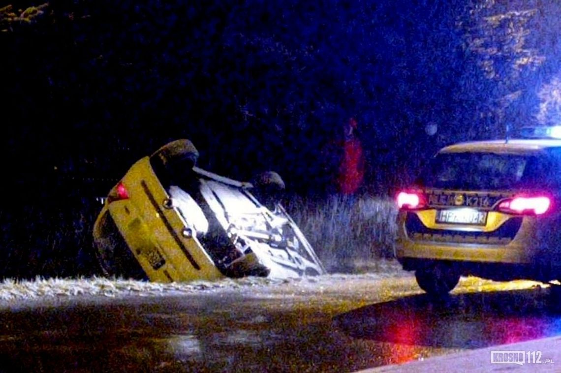 17-latek wjechał osobówką do rowu. Oddalił się z miejsca zdarzenia