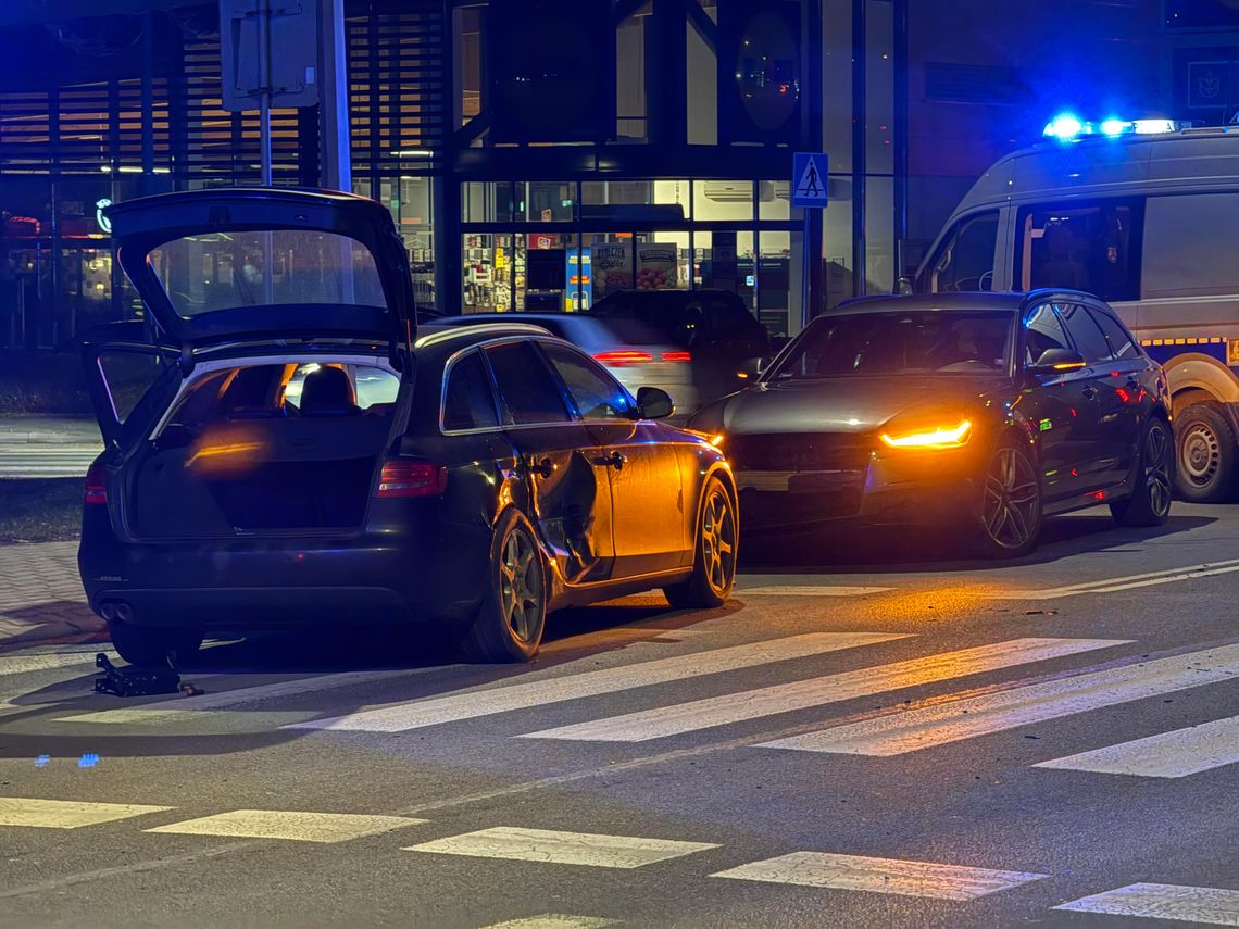 Zderzenie dwóch samochodów na Lwowskiej