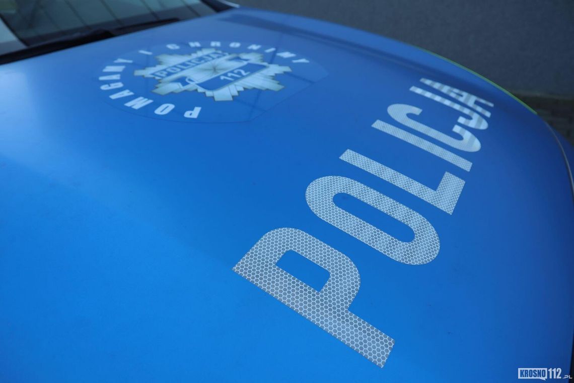 20-latek zatrzymany po oszustwie „na policjanta” w Krośnie. 82-latka straciła 9 tys. zł 20-latek zatrzymany po oszustwie „na policjanta” w Krośnie. 82-latka straciła 9 tys. zł