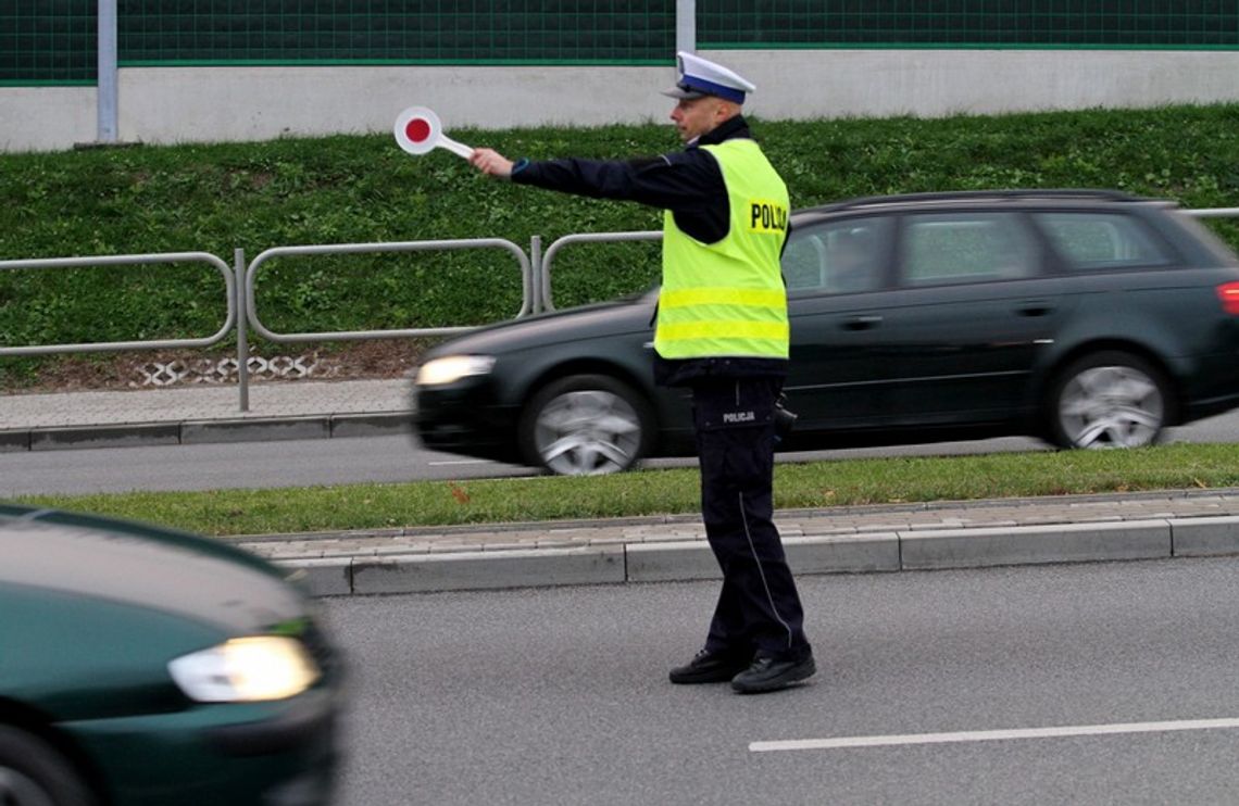 22-latka i 20-latek pędzili przez Krosno. Mandaty i utrata uprawnień