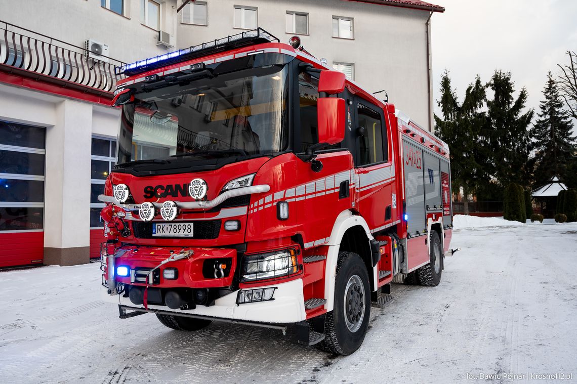 Krośnieńscy strażacy PSP z nowym "pierwszowyjazdowym" samochodem