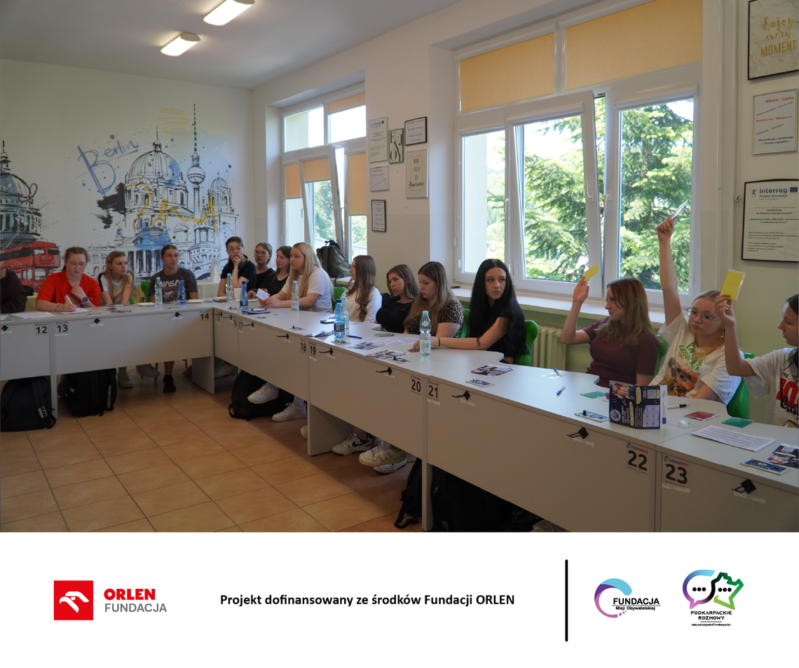 25 uczniów ZSGH w Iwoniczu-Zdroju uczyło się samorządu podczas symulacji obrad