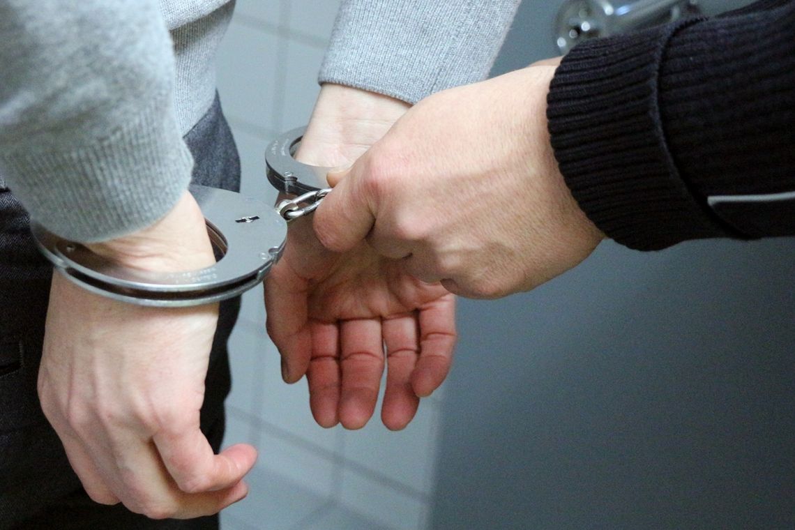 28-latek ukradł katalizatory z trzech samochodów. Policja je odzyskała