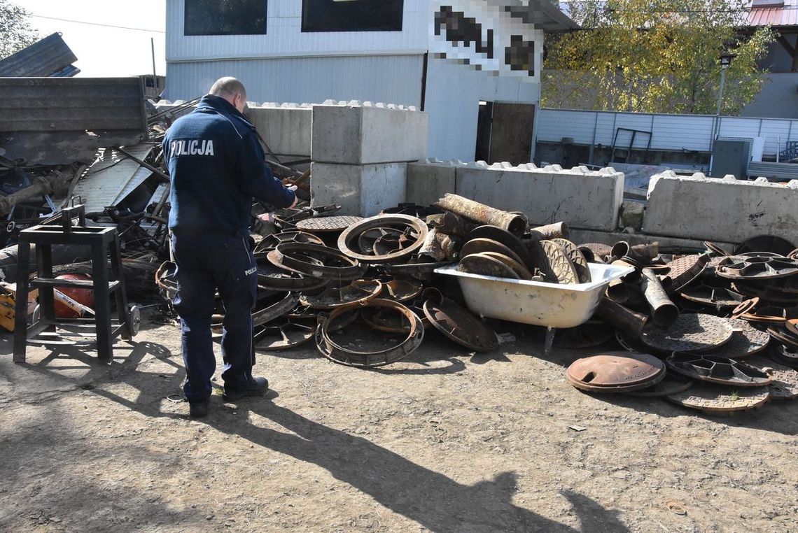 30-latek kradł pokrywy studzienek kanalizacyjnych przy S19 i A4