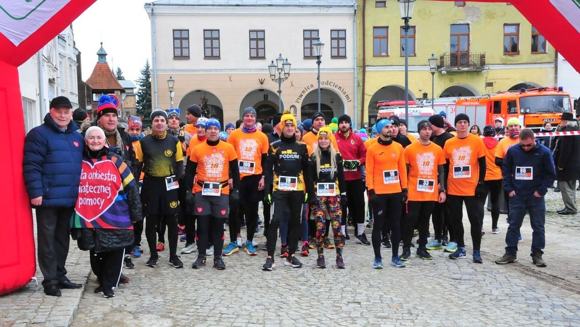 32. Finał WOŚP w Krośnie. Orkiestra gra w różnych częściach miasta [ZDJĘCIA]