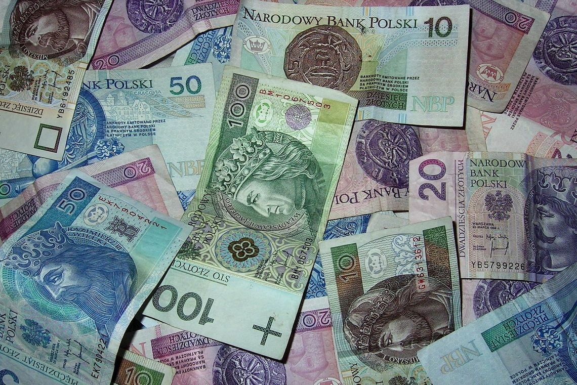 330 mln zł dla szpitali i przedsiębiorców z Podkarpacia. Wsparcie na walkę z koronawirusem