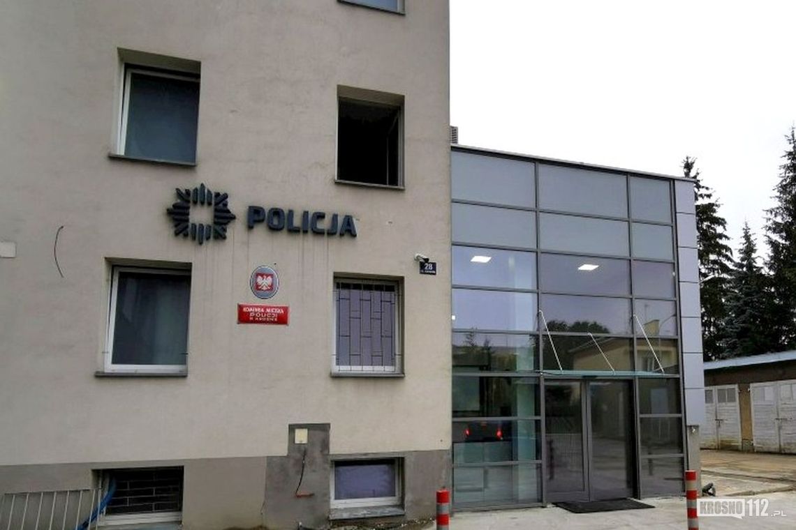 41-latek przyjechał "wykupić" swoją znajomą z aresztu. Był kompletnie pijany