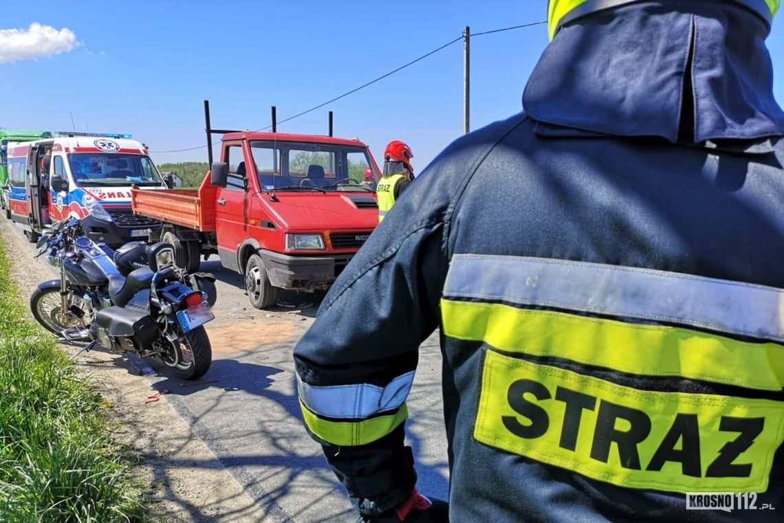 43-letni motocyklista ranny po zderzeniu z samochodem dostawczym