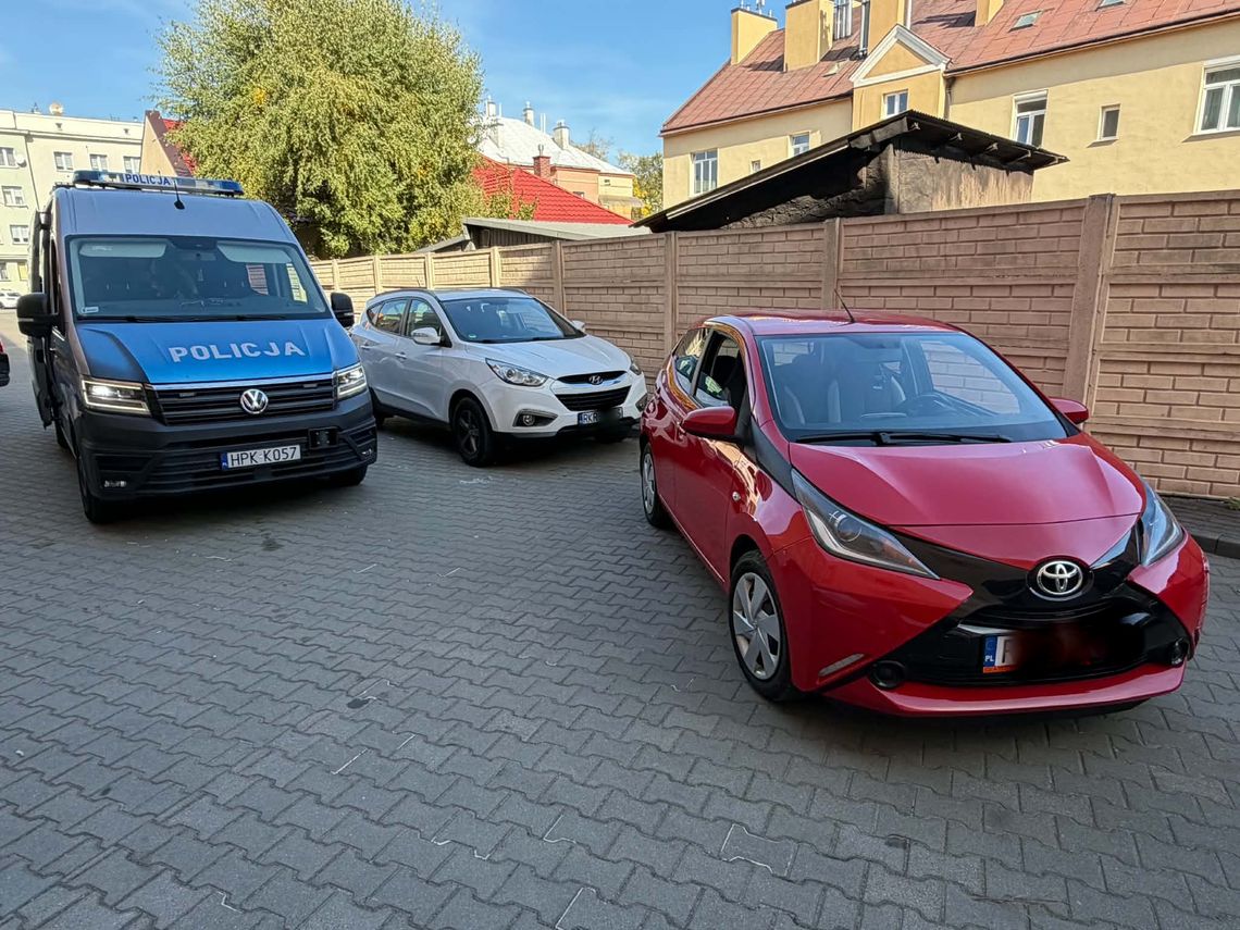 60-letnia Krośnianka na podwójnym gazie. Uszkodziła zaparkowany samochód 60-letnia Krośnianka na podwójnym gazie. Uszkodziła zaparkowany samochód