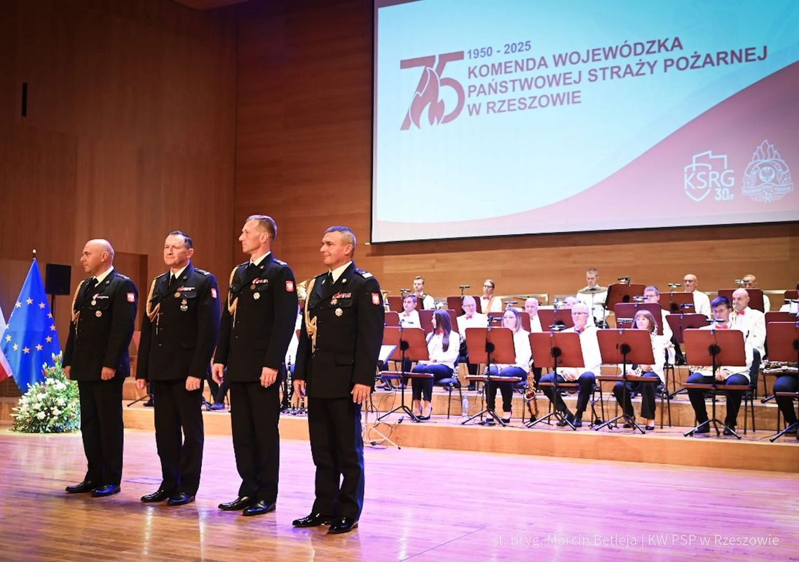 75-lecie Komendy Wojewódzkiej PSP w Rzeszowie. Uroczysta gala w Filharmonii Podkarpackiej