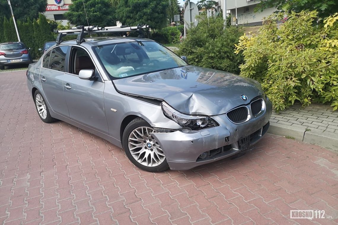 82-latek nie ustąpił pierwszeństwa. Zderzył się z BMW