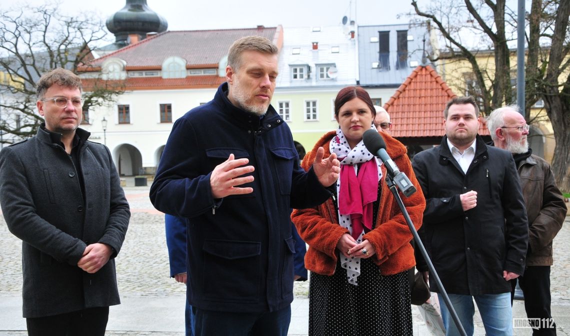 Adrian Zandberg promował w Krośnie kandydatkę do sejmiku podkarpacia