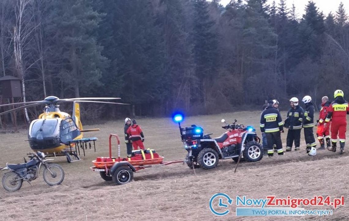 Akcja ratunkowa na czerwonym szlaku w Kątach. Kobieta przetransportowana śmigłowcem do Krosna
