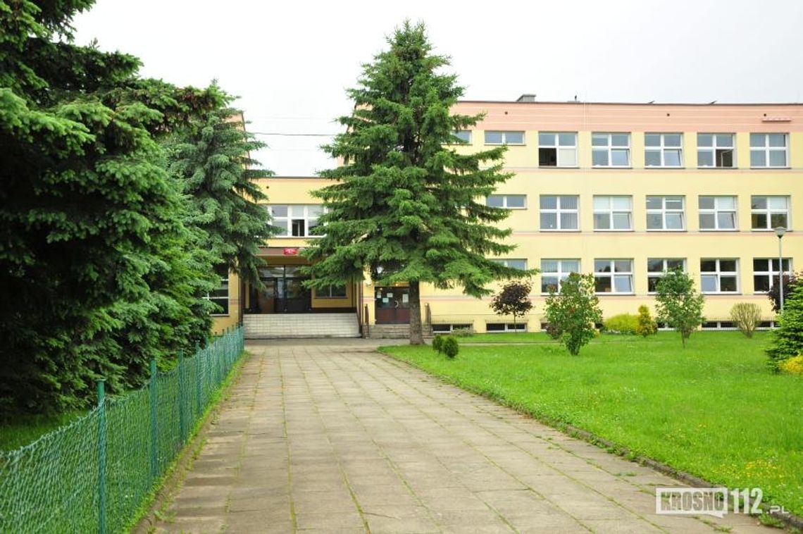 Alarmy bombowe przed maturą. Policja uspokaja – są fałszywe