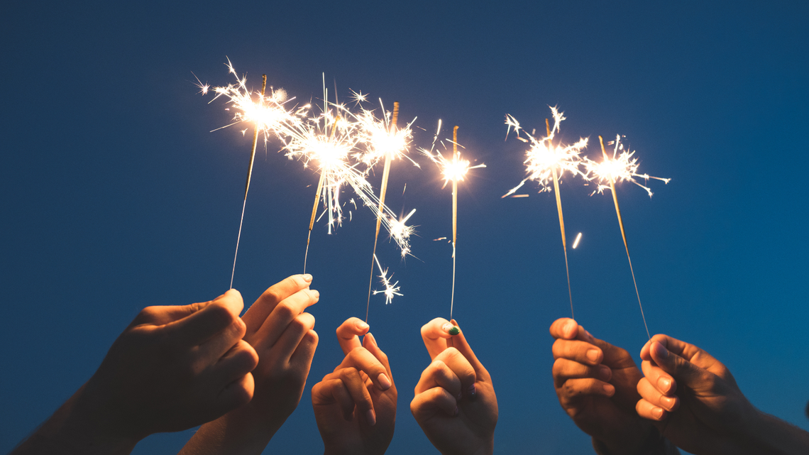 Andrzejki i Sylwester w Krośnie: Jaką kreację wybrać na sezon imprez 2025/2026