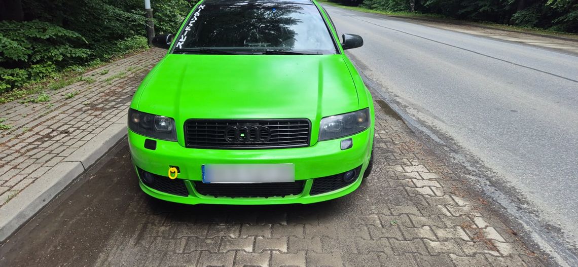 Audi w fatalnym stanie wyłączone z ruchu drogowego