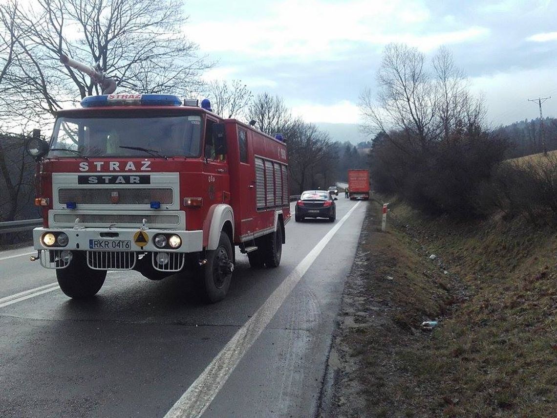 Barwinek: Otarł się o barierki, rozszczelnił zbiornik z olejem napędowym