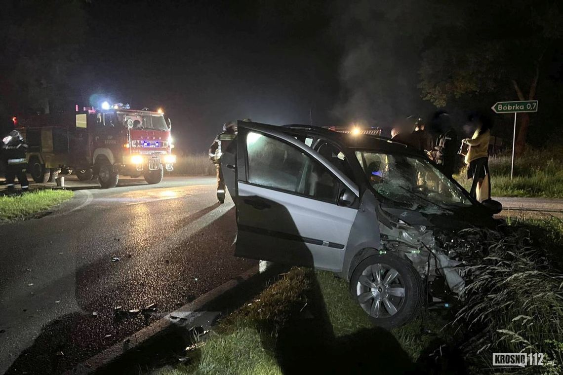 Bóbrka. Kierujący renault wjechał w przyczepę [AKTUALIZACJA]