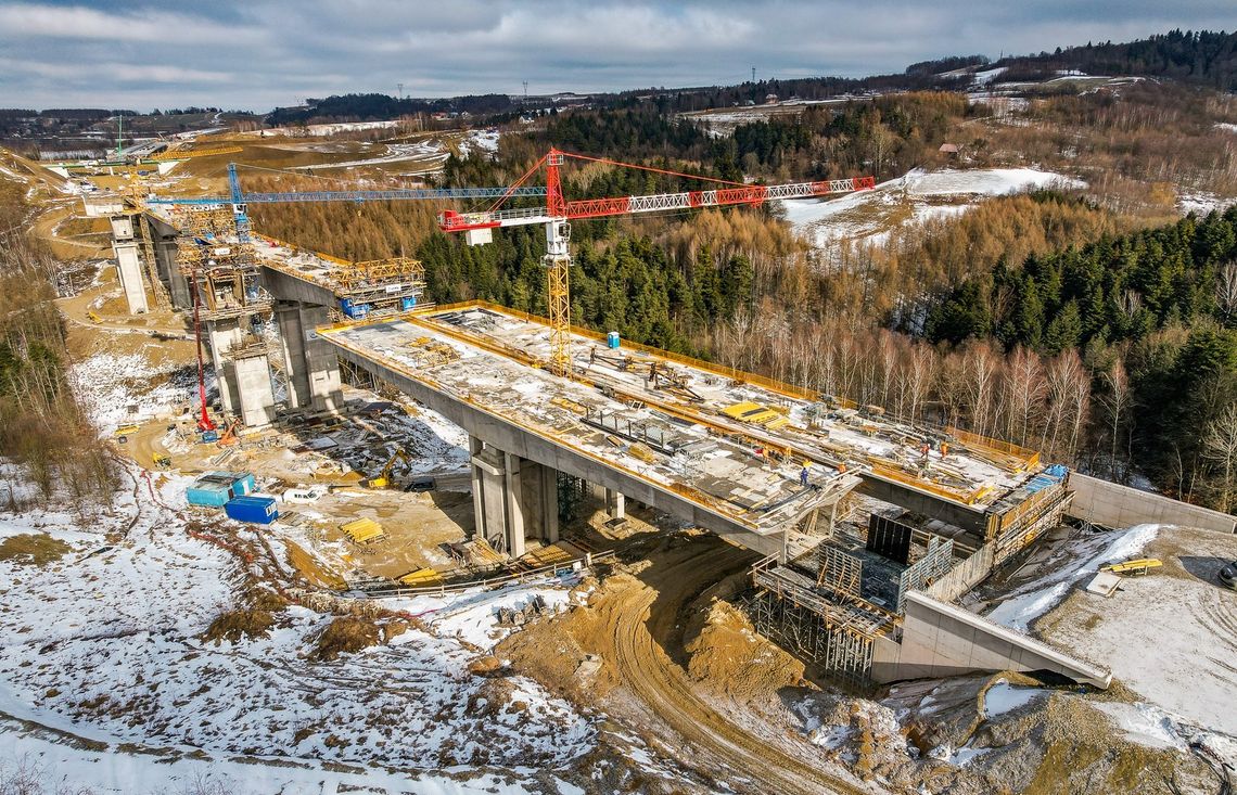 Budowa S19 Babica – Jawornik robi wrażenie. Prace postępują mimo zimowej aury