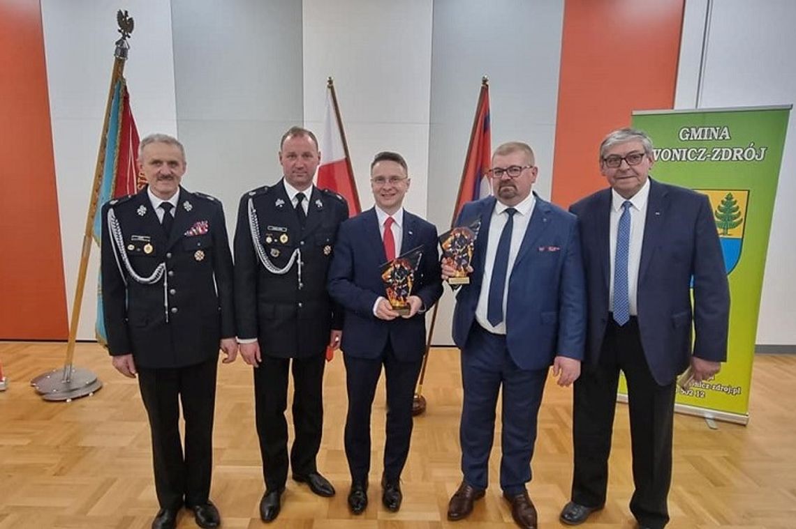 Burmistrz gminy Iwonicz-Zdrój otrzymał odznakę honorową "Strażacka Gwiazda Podkarpacia"