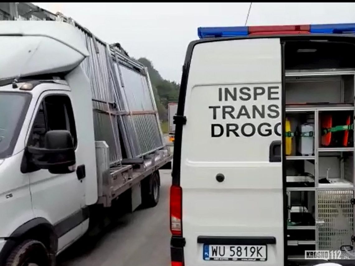 Bus o ładowności do 430 kilogramów przewoził towar ważący blisko 3 tony