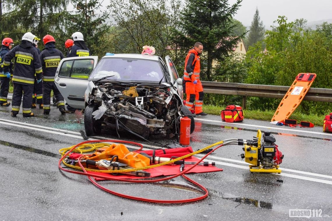 CERGOWA: Poważne zderzenie samochodów na DK19