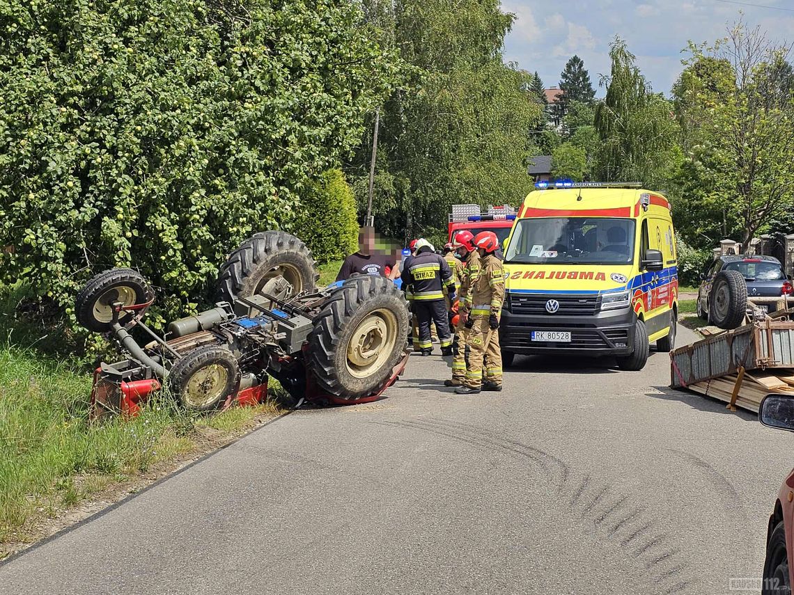 Chorkówka. Mężczyzna przygnieciony przez traktor