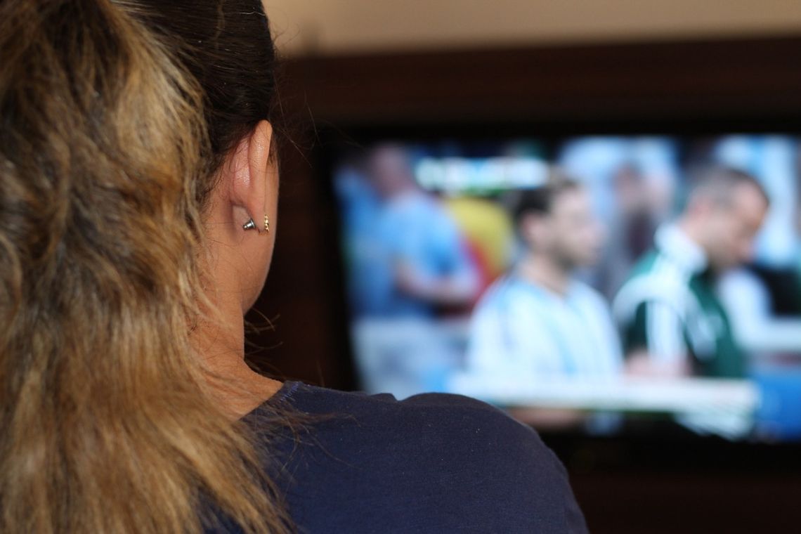 Coraz mniej osób i instytucji opłaca abonament RTV. Telewizja przegrywa z internetem