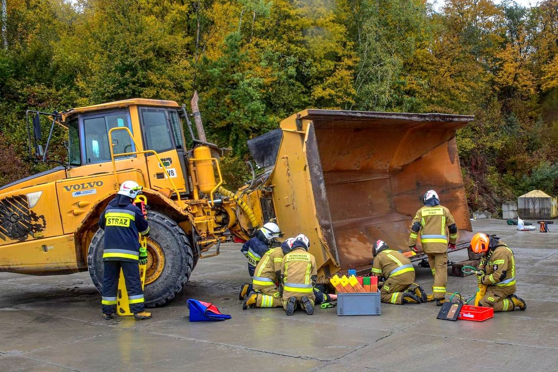 Ćwiczenia ratownicze na terenie Zakładu Górniczego Lipowica Ćwiczenia ratownicze na terenie Zakładu Górniczego Lipowica