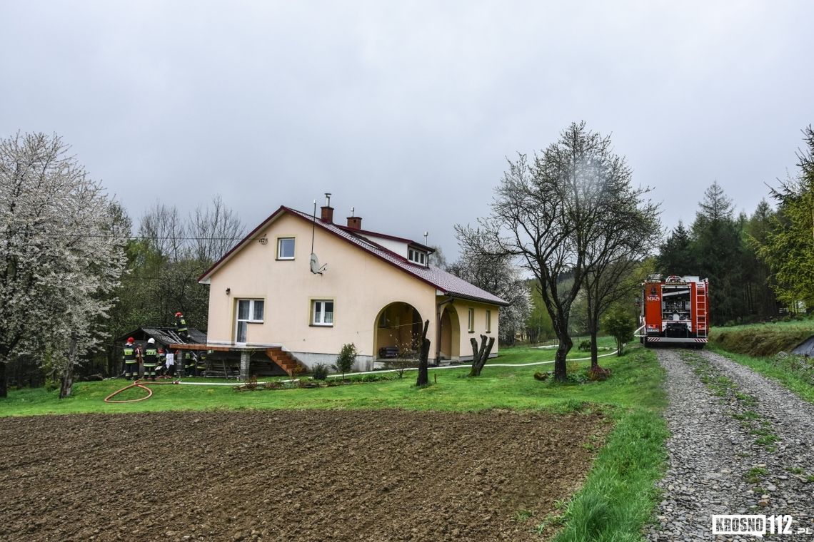 Czarnorzeki: Pożar altany z drewnem