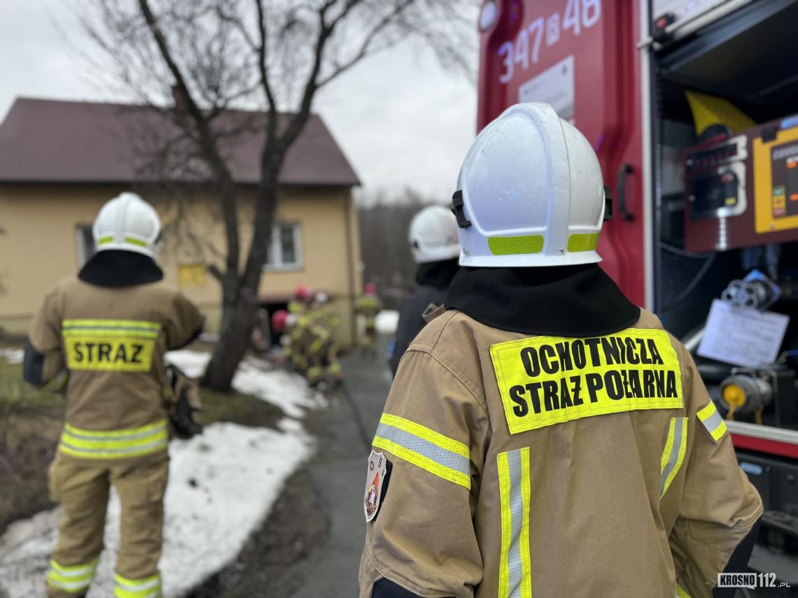 Czarnorzeki. Pożar w piwnicy budynku