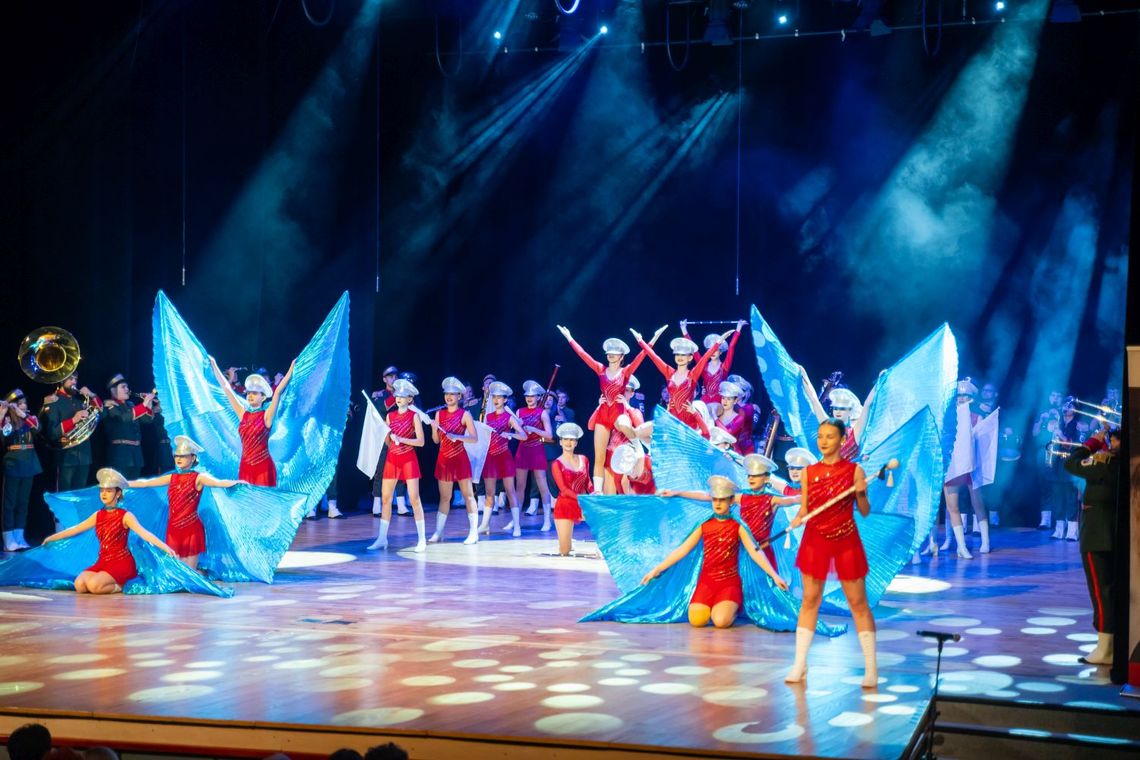 „Czas na brass”, czyli taneczno-muzyczne widowisko porwało publiczność w Krośnie