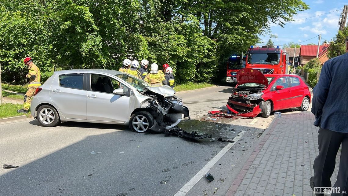 Czołowe zderzenie samochodów w Iwoniczu-Zdroju