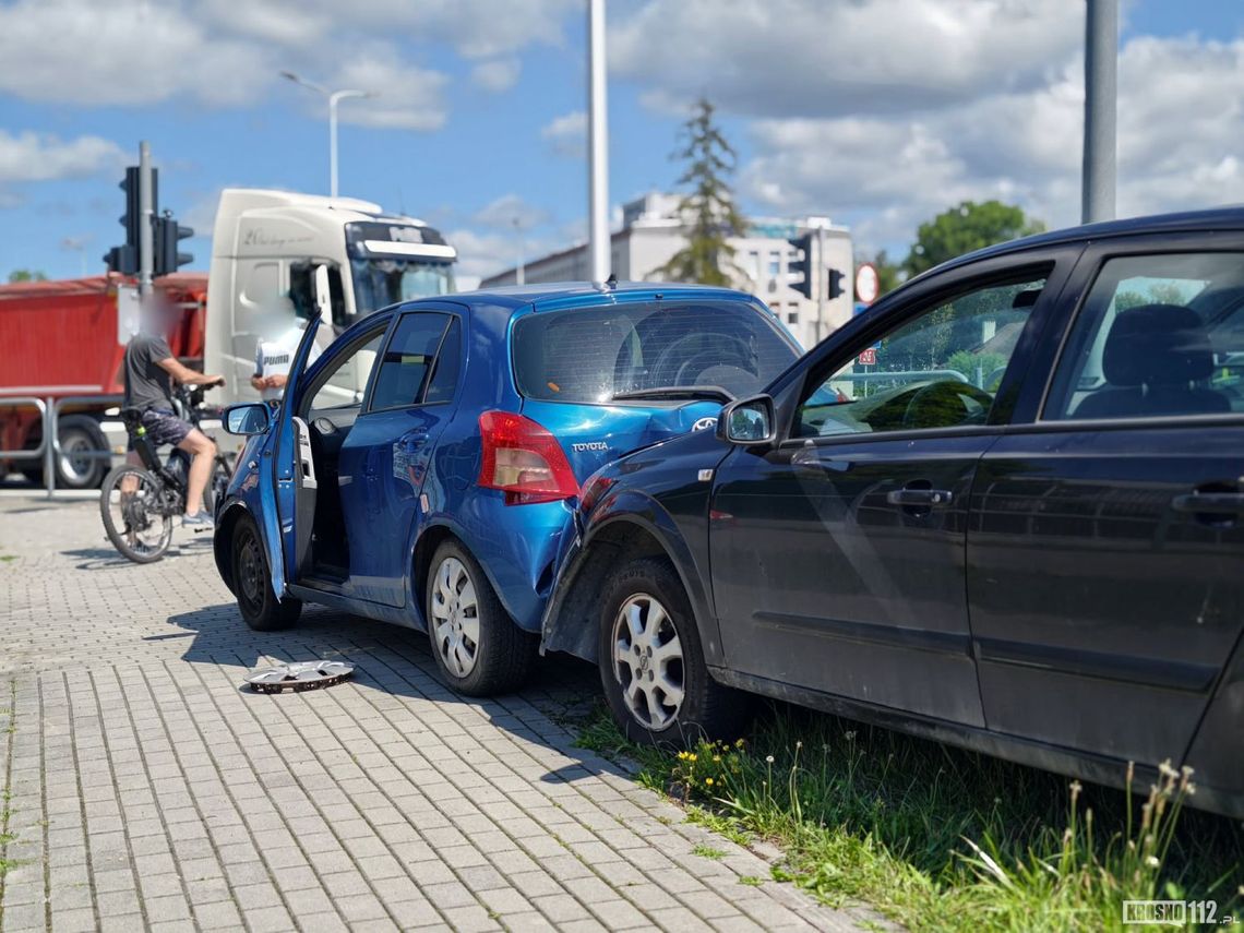Cztery samochody zderzyły się na Wyszyńskiego Cztery samochody zderzyły się na Wyszyńskiego