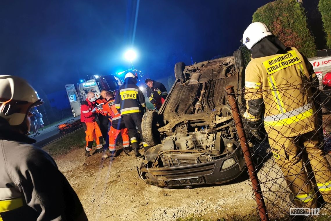 ? Dachowanie w Dobieszynie. Pasażer był uwięziony w pojeździe [AKTUALIZACJA]