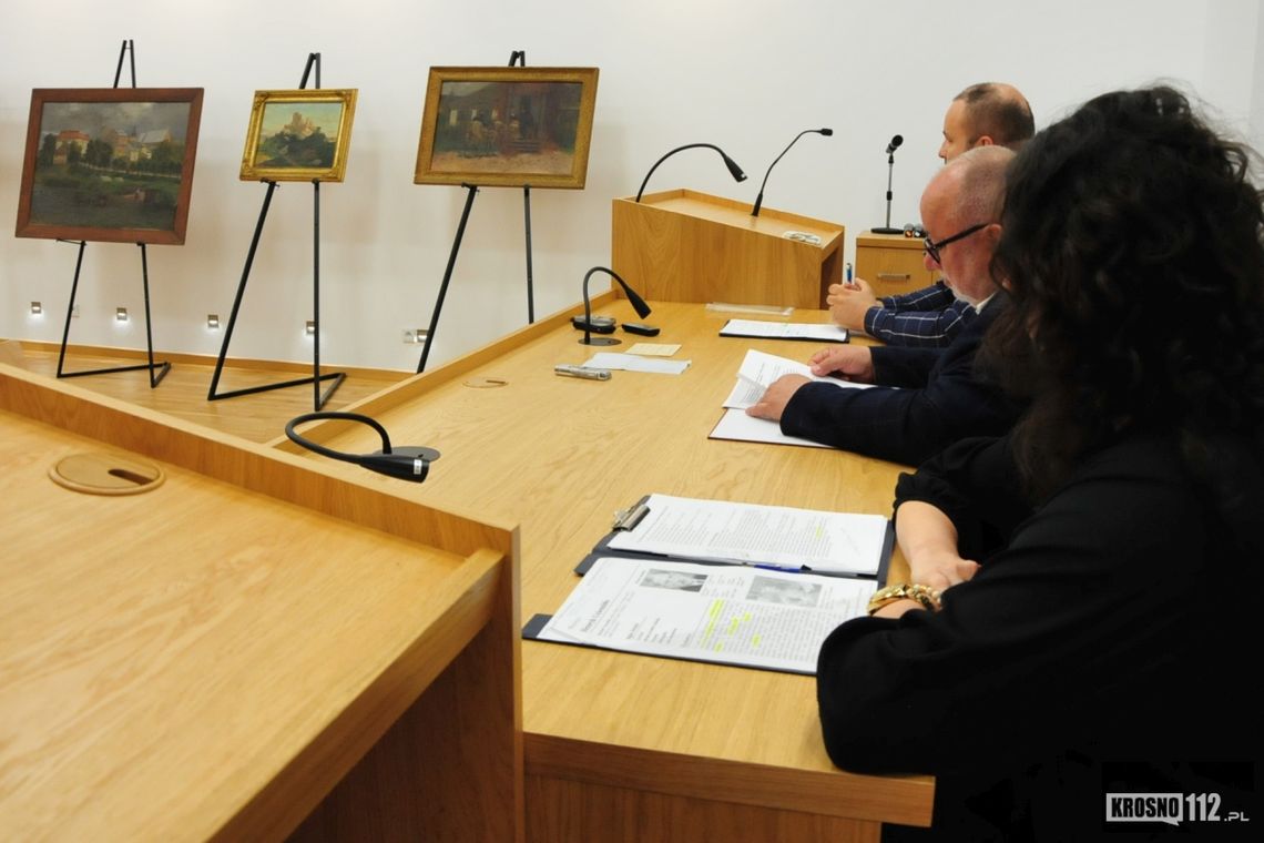Dary dla krośnieńskiego muzeum. Są wśród nich obrazy Seweryna Bieszczada i list Aleksandra Fredry