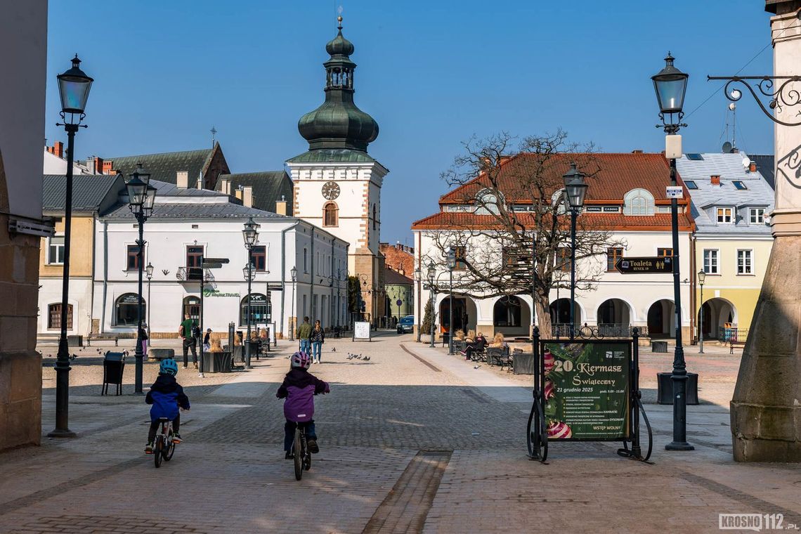 Demografia 2025 w powiecie krośnieńskim. Tylko jedna gmina bez ujemnego przyrostu naturalnego