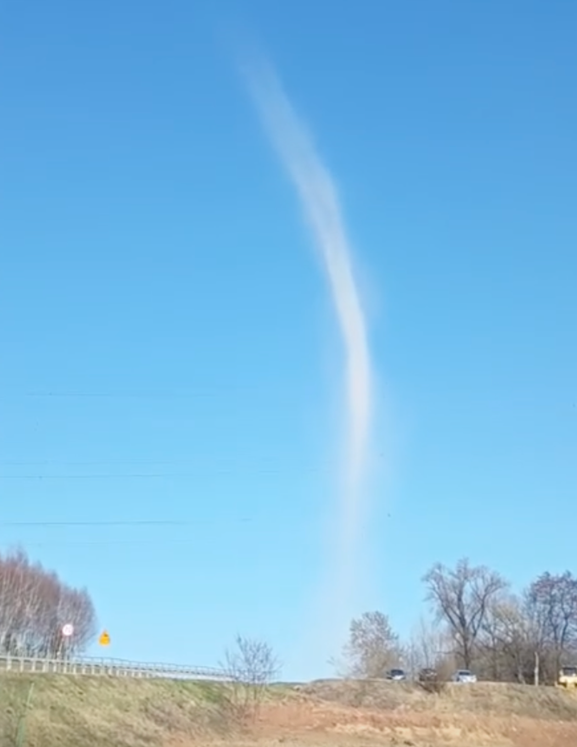 „Diabełek pyłowy”. Niezwykłe zjawisko uchwycone w Iskrzyni