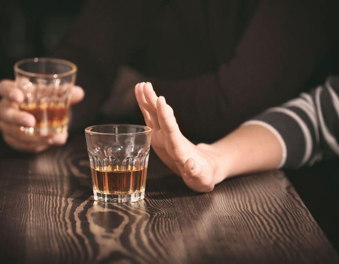 Polacy ograniczają alkohol. Trzy powody dominują Polacy ograniczają alkohol. Trzy powody dominują