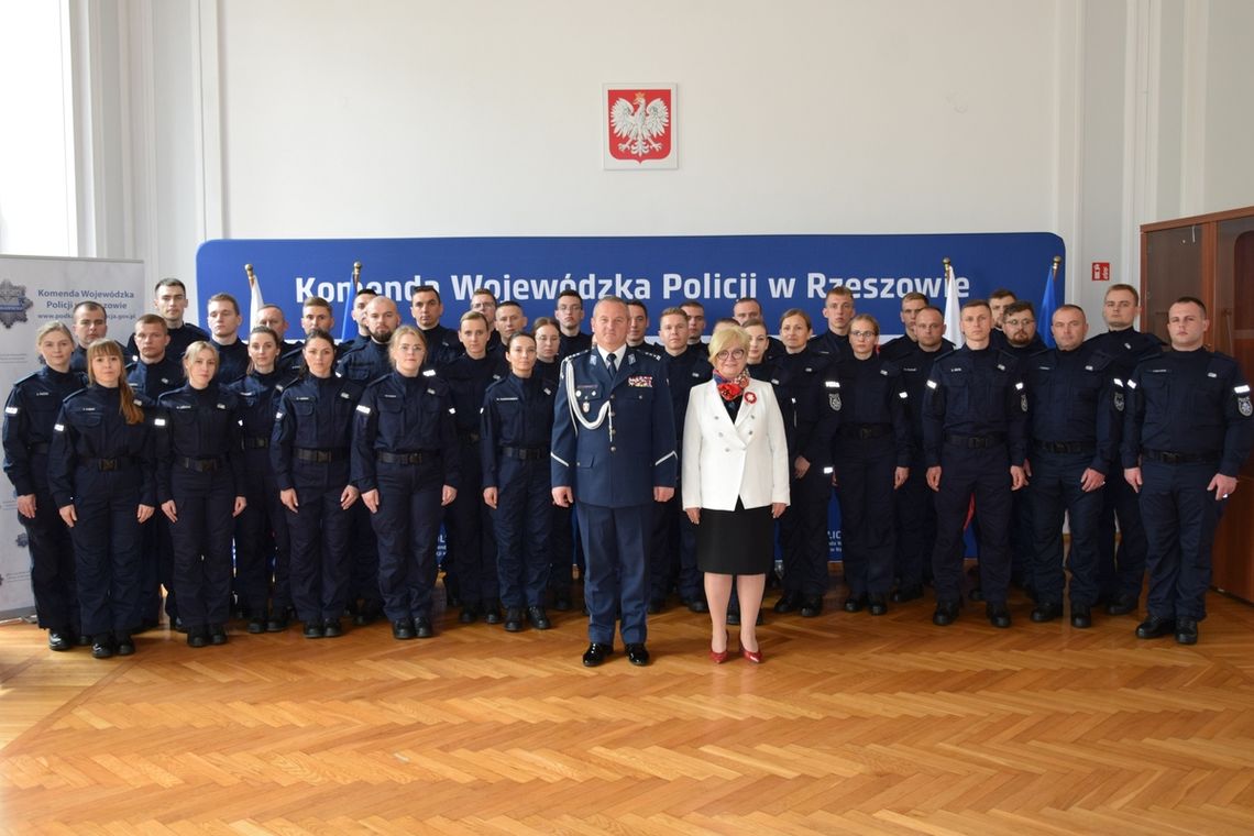 Do służby w Podkarpackiej Policji wstąpiło 43 nowych policjantów