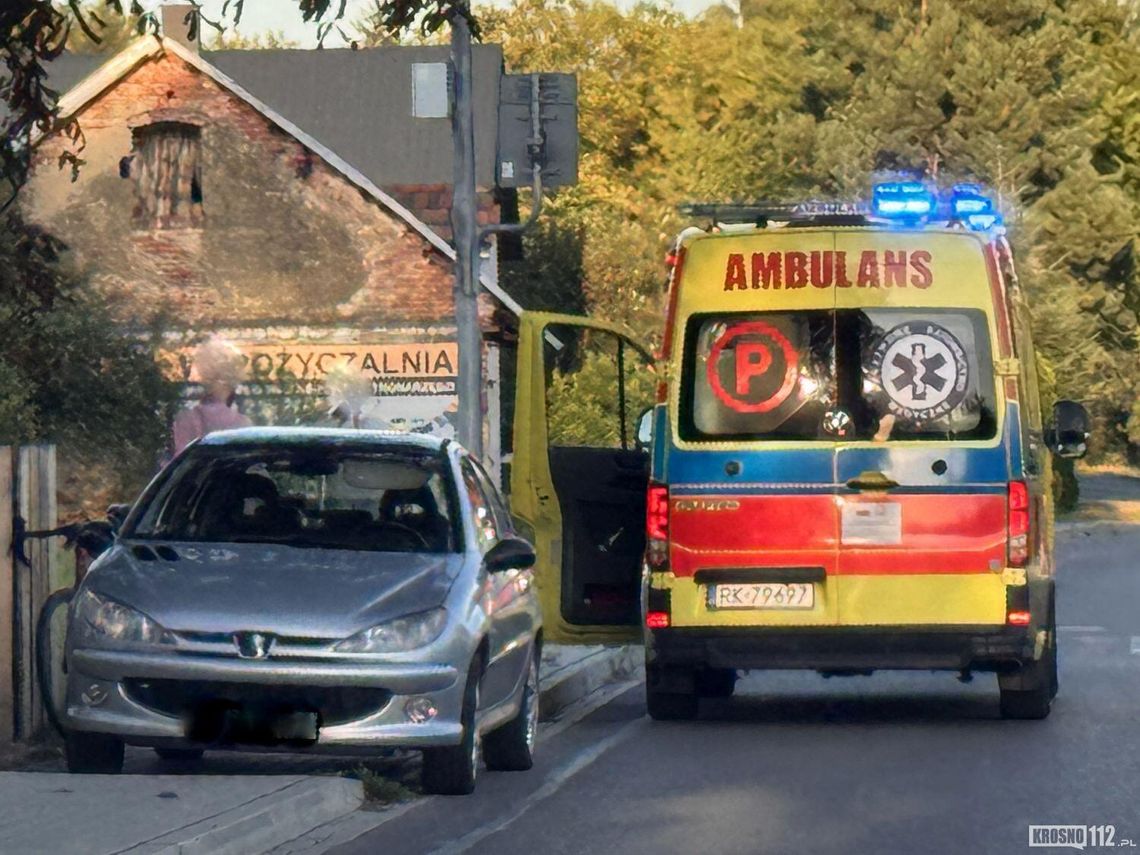 Dobieszyn. Rowerzysta uderzył w tył Peugeota Dobieszyn. Rowerzysta uderzył w tył Peugeota