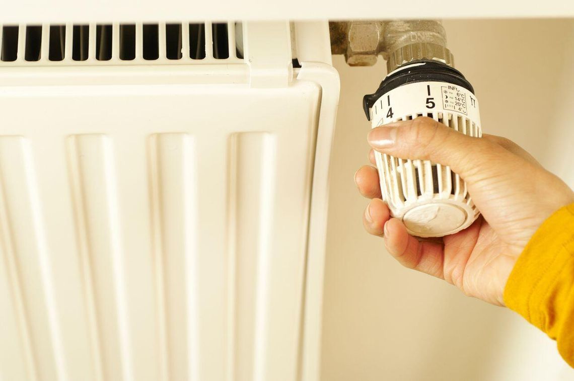 Dogrzewanie mieszkania grzejnikami elektrycznymi. Czy to się opłaca?