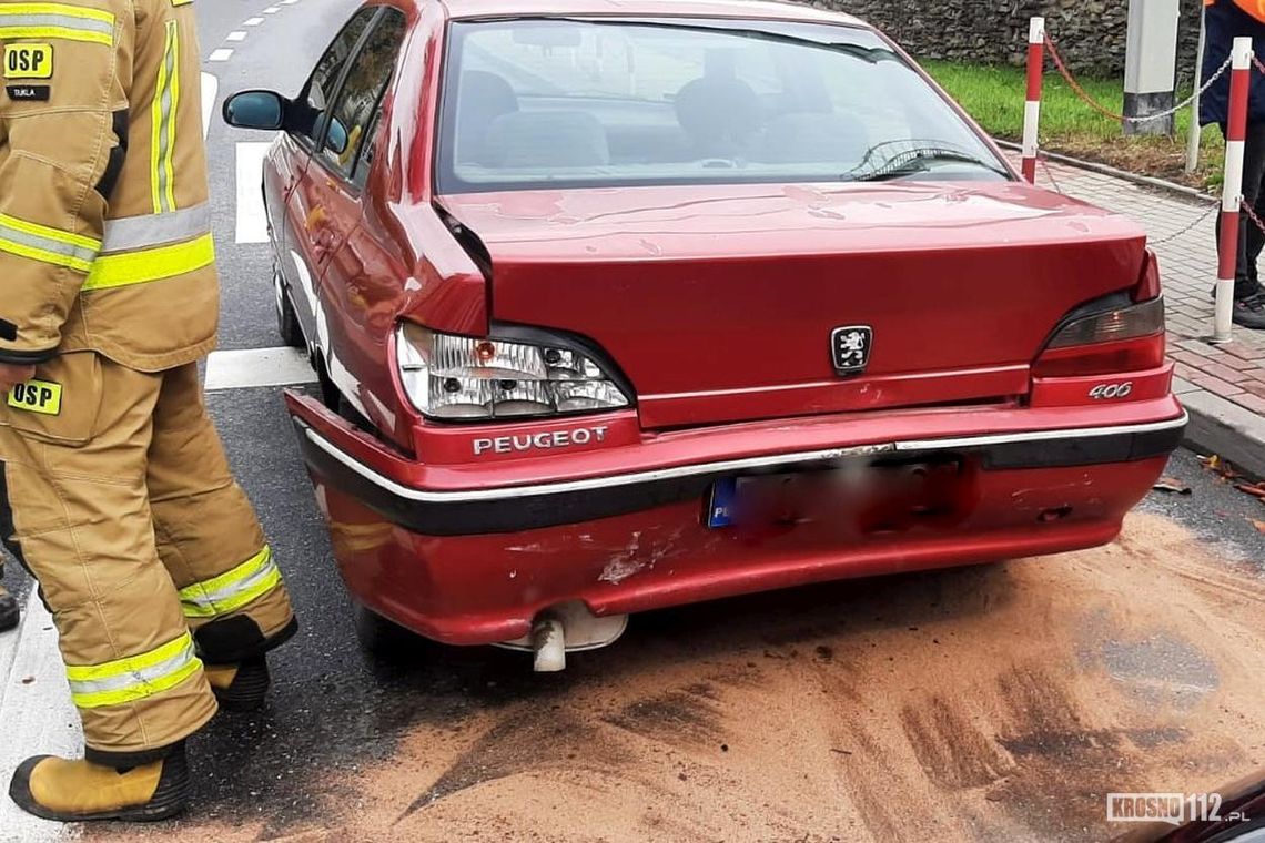 ? Dukla/DK19. Volkswagenem najechał na tył peugeota