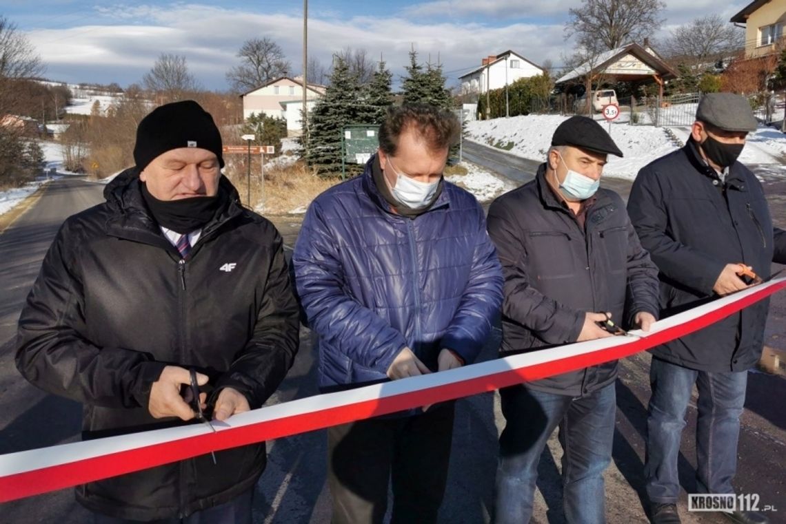 Dwie drogi przez malownicze krajobrazy oddane po remoncie