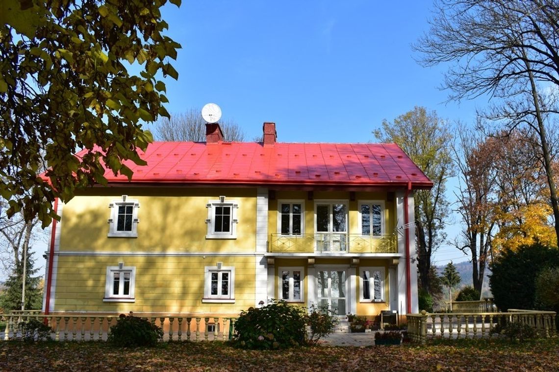 Dwór w Łękach Strzyżowskich zamieni się w Dom Seniora [WIZUALIZACJE]