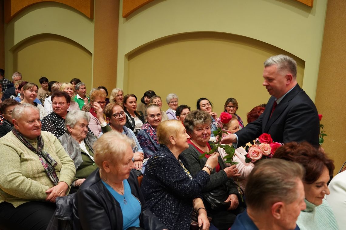 Dzień Kobiet z muzyką i sztuką w Jedliczu [ZDJĘCIA]