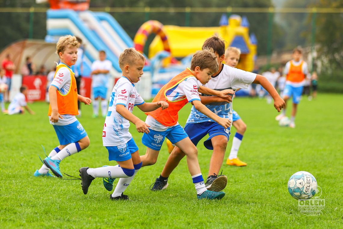 Dziesięć oddziałów Beniaminek Soccer Schools rywalizowało na drugim festiwali OBSSL