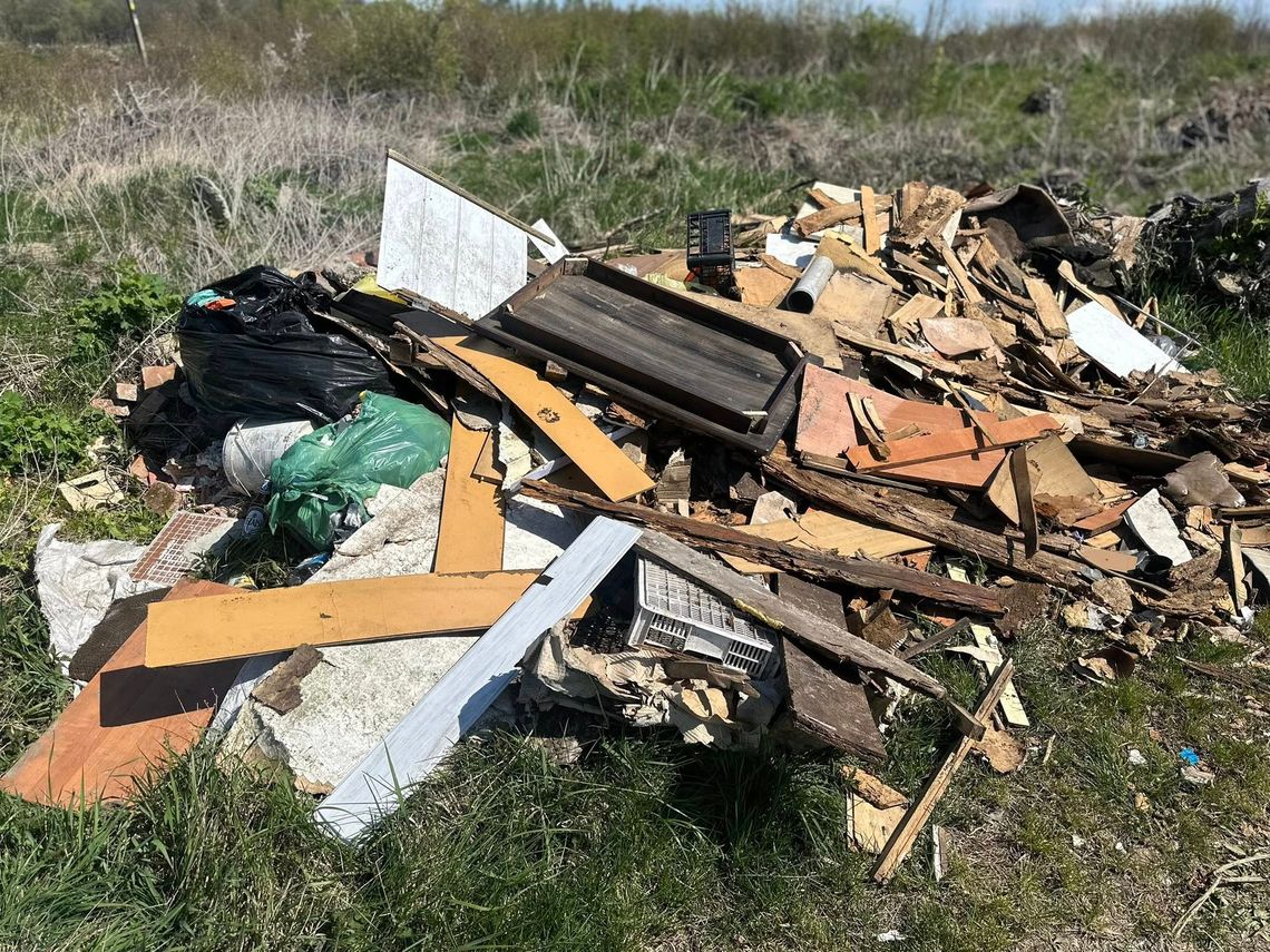 Dzikie wysypiska w gminie Dukla. Samorząd ostrzega przed kosztami i możliwymi podwyżkami Dzikie wysypiska w gminie Dukla. Samorząd ostrzega przed kosztami i możliwymi podwyżkami