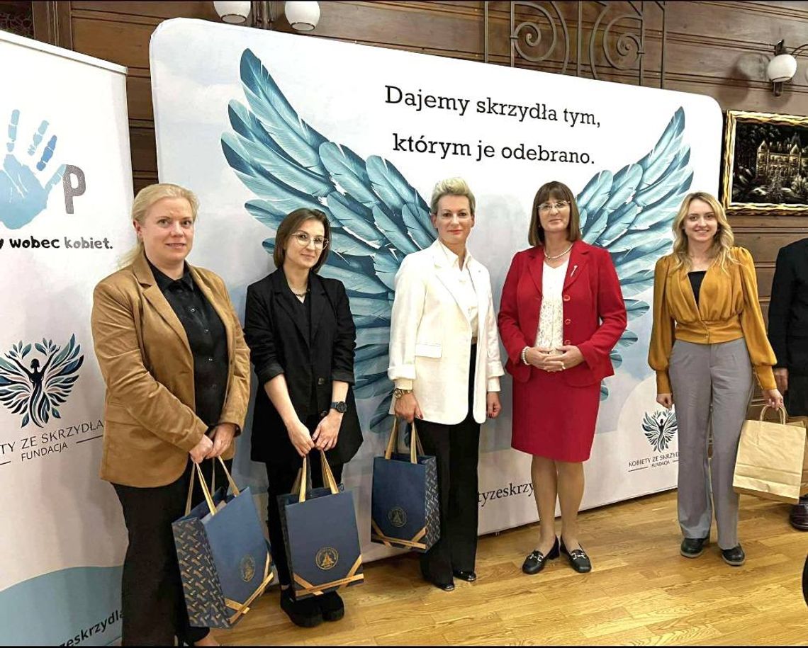 Fundacja „Kobiety ze Skrzydłami” i przełomowa kampania „Nie bij, nie milcz, reaguj” Fundacja „Kobiety ze Skrzydłami” i przełomowa kampania „Nie bij, nie milcz, reaguj”